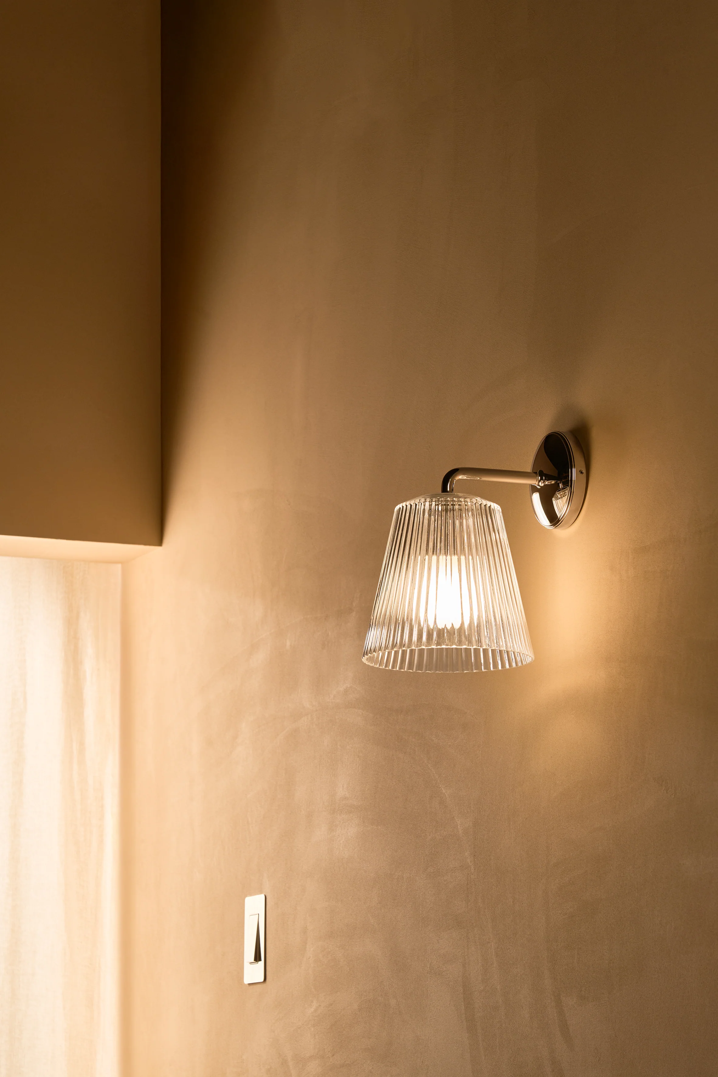 Richmond Large Wall Light Fluted Glass - Polished Nickel - Image 4