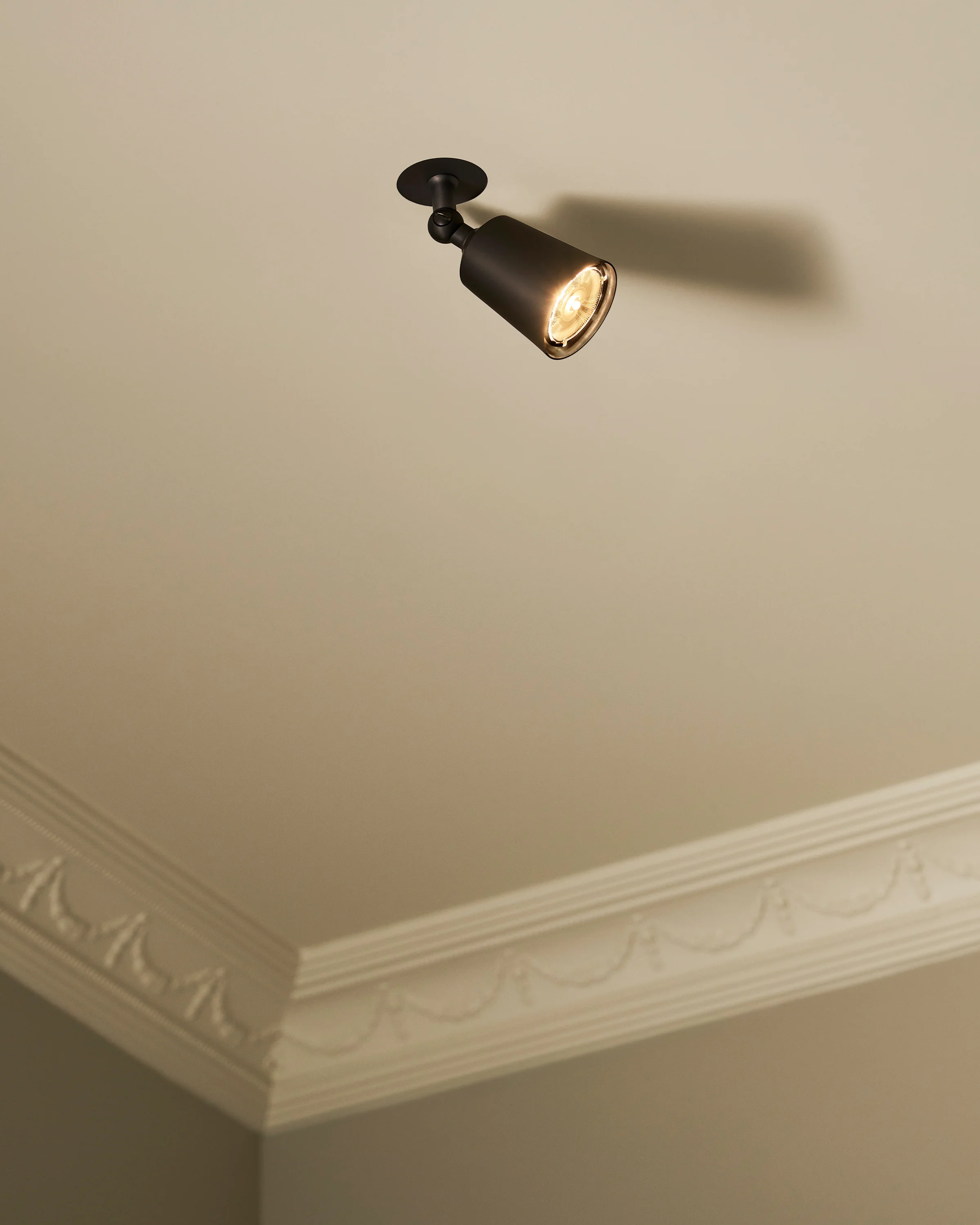 Perryn Single Medium Spotlight - Image 5